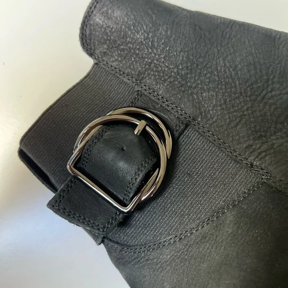 Blondo Waterproof Dagger Bootie In Black Nubuck with Buckle Size 10 - Picture 8 of 9